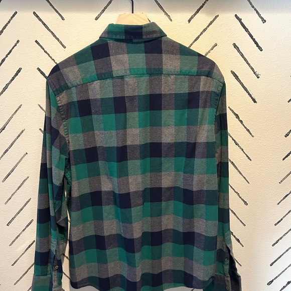 Untuckit Flannel Size Large - Picture 3 of 3